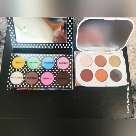 BUNDLE OF MAKEUP - Picture 2 of 11